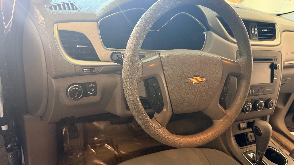 2015 Chevrolet Traverse LS - Photo 7