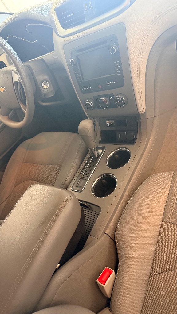 2015 Chevrolet Traverse LS - Photo 10
